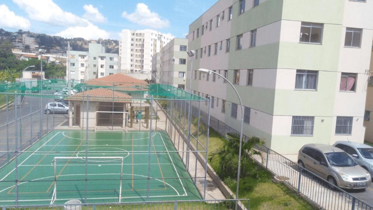 Condominio Encantador Com Estacionamento Vespasiano Esterno foto